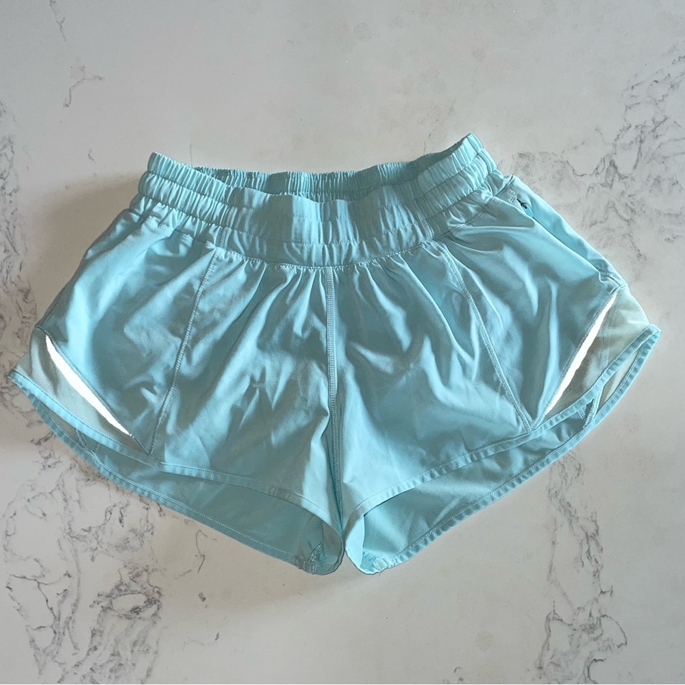 LULULEMON RARE HOTTIE HOT ICING BLUE SHORTS 2.5”